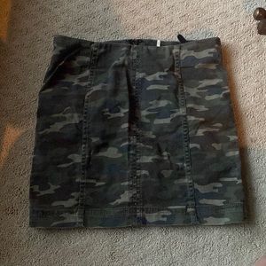 Size medium Free People Camo Skirt